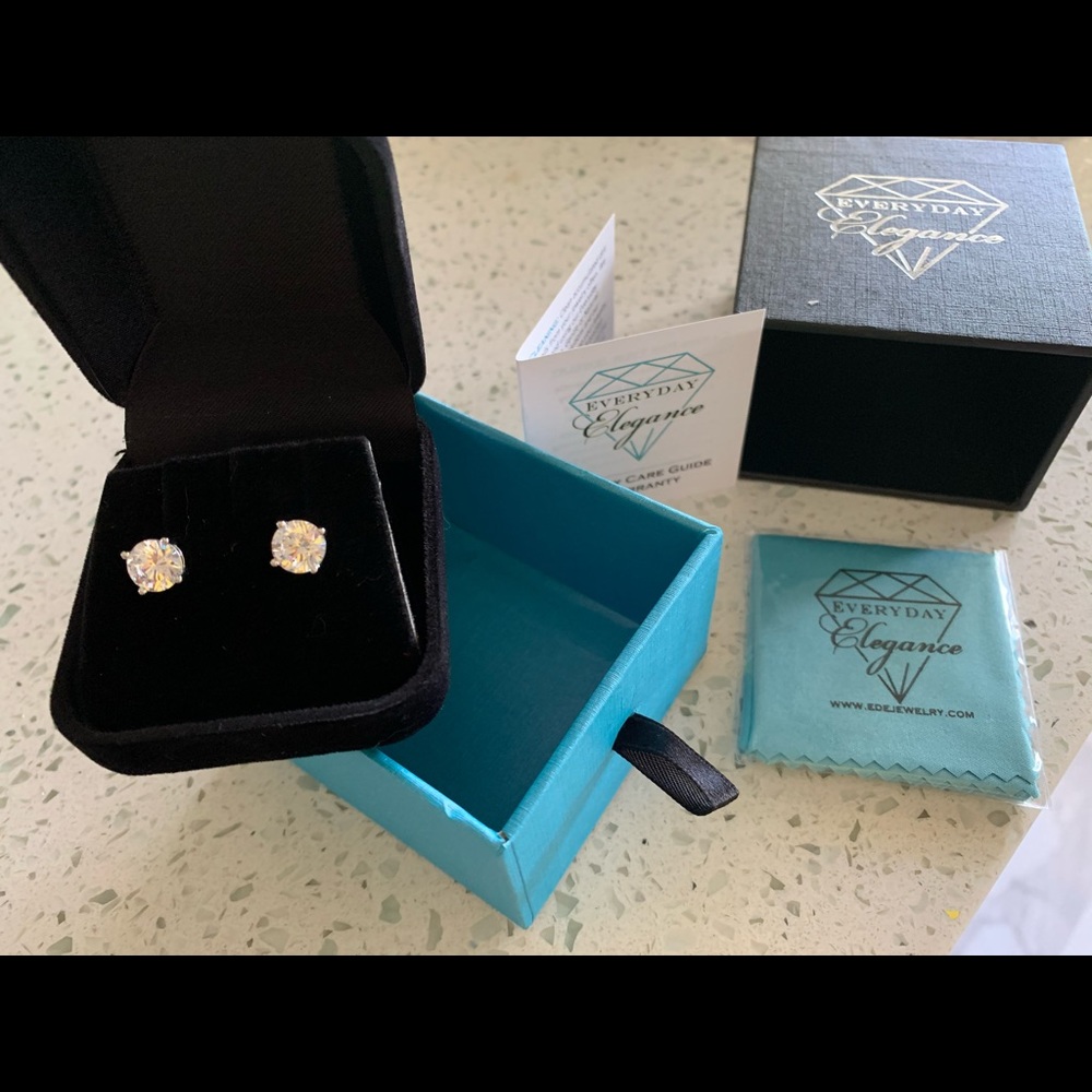 14K Solid White Gold Round CZ earrings